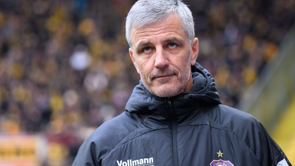 Härtel war seit Anfang 2025 Trainer bei den Veilchen. (Archivbild)