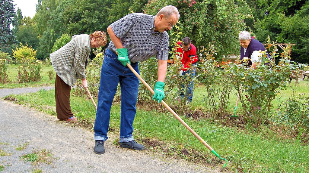 Der leider viel zu früh verstorbene Jürgen Heidenreich (vorn, 2.v.li.) hat den Förderverein für die Landesgartenschau (LAGA) gegründet und damit die Weichen für den heutigen Ascherslebener Verschönerungsverein gestellt.