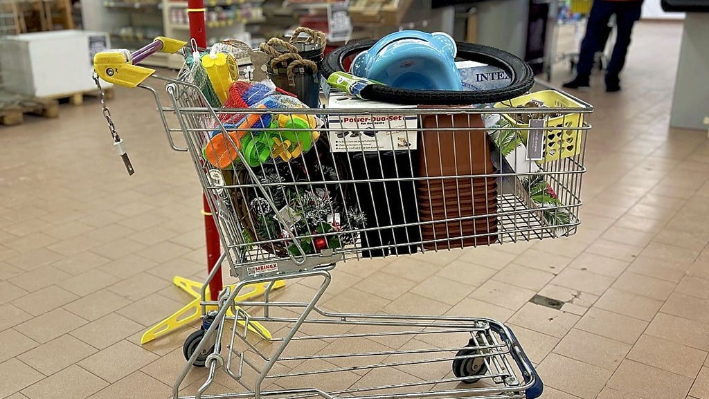 Zehn Euro pro Wagen, rechnen lohnt nicht, zugreifen schon.