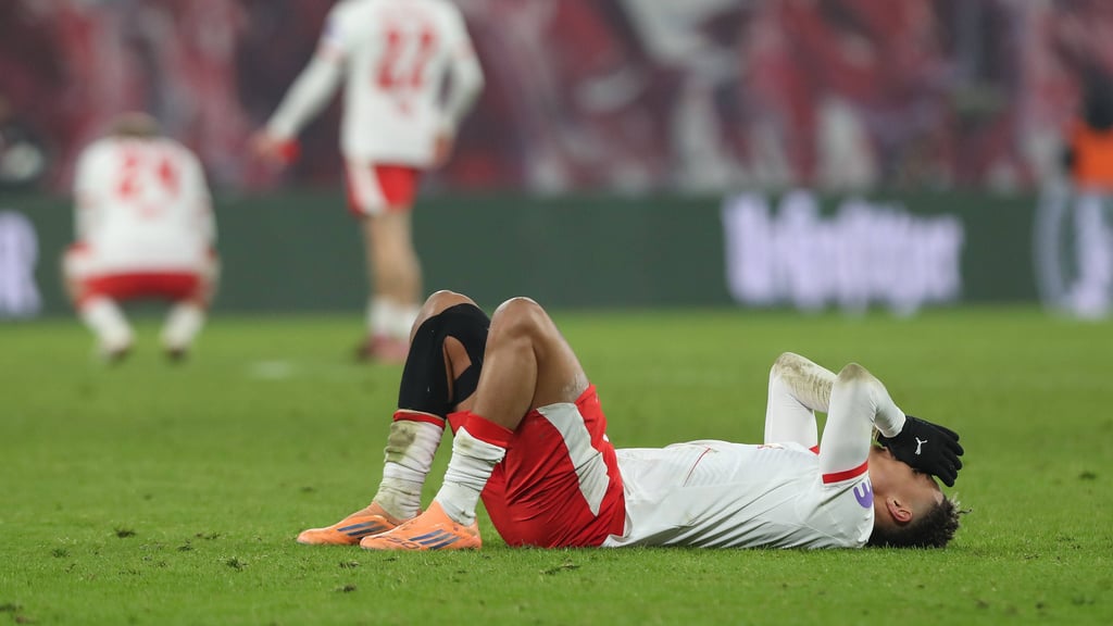 Am Boden: RB-Flügelstürmer Antonio Nusa.