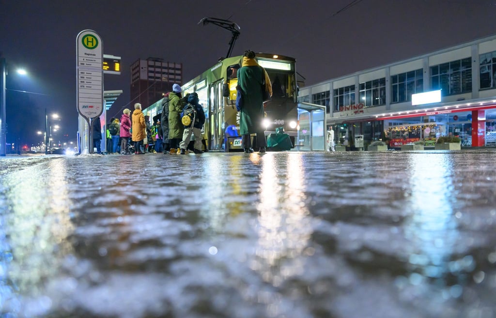 Zwei Warnstreiks sorgen für erhebliche Einschränkungen bei Bussen und Bahnen in Brandenburg. (Archivbild)