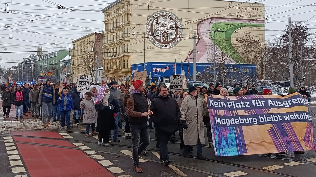 In Magdeburg stößt die Jubiläumsgala des rechtsextremen „Compact“-Magazins auf Widerstand. 