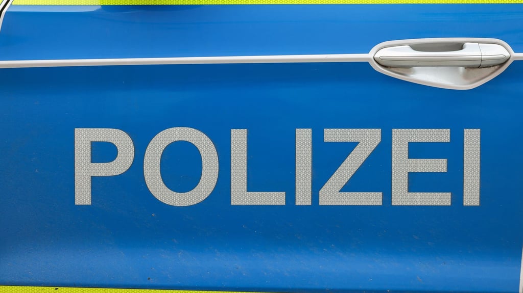 Auf der A36 bei Blankenburg ist ein Gefahrguttransporter von der Straße abgekommen.