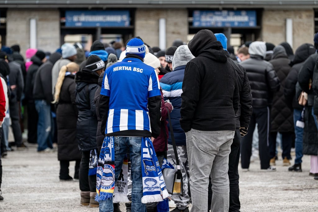 Beim Einlass der Hertha-Fans blieb es ruhig.