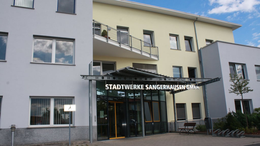 Blick auf das Gebäude der Stadtwerke in der Sangerhäuser Alban-Heß-Straße. Das Unternehmen warnt vor Betrügern. 