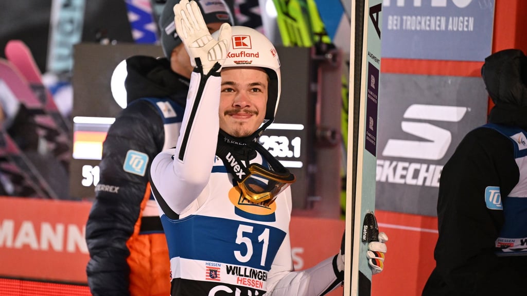 Philipp Raimund freut sich über Platz drei.