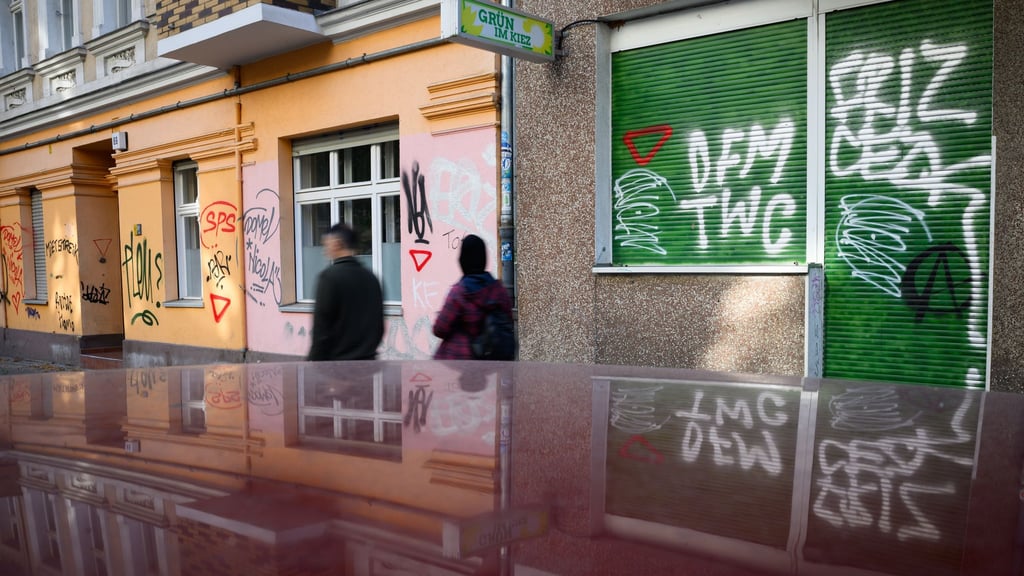 Die Staatsanwaltschaft hat Hunderte neue Verfahren wegen antisemitischer Straftaten, darunter Schmierereien, erfasst. (Symbolbild)