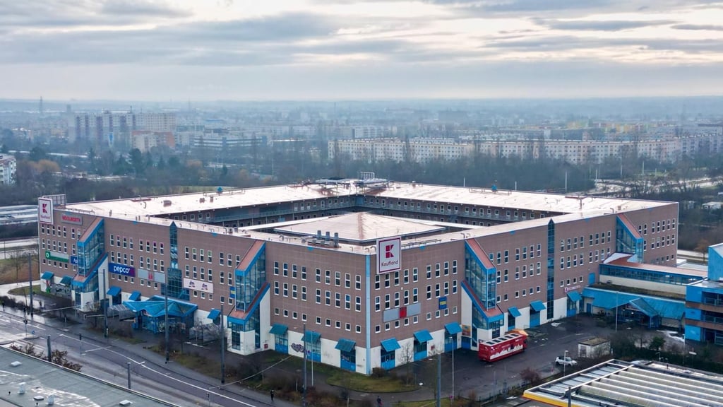 Die Hoffnungen ruhen auf dem Eigentümer: Eine mögliche Schließung des Südstadt Centers in Halle ist noch nicht vom Tisch.