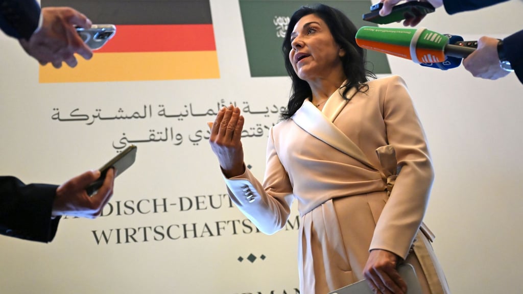 Wirtschaftsministerin Katherina Reiche (CDU) meint: Die relativ niedrigen Gasspeicher-Füllstände sind kein Grund zur Sorge.