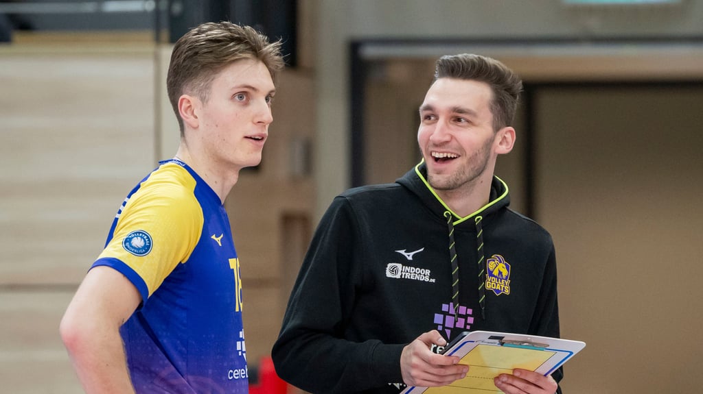 Lukas Thielemann (r., mit Vizekapitän Dax Tompkins) hat das Traineramt bei den Goats vor anderthalb Wochen übernommen. 