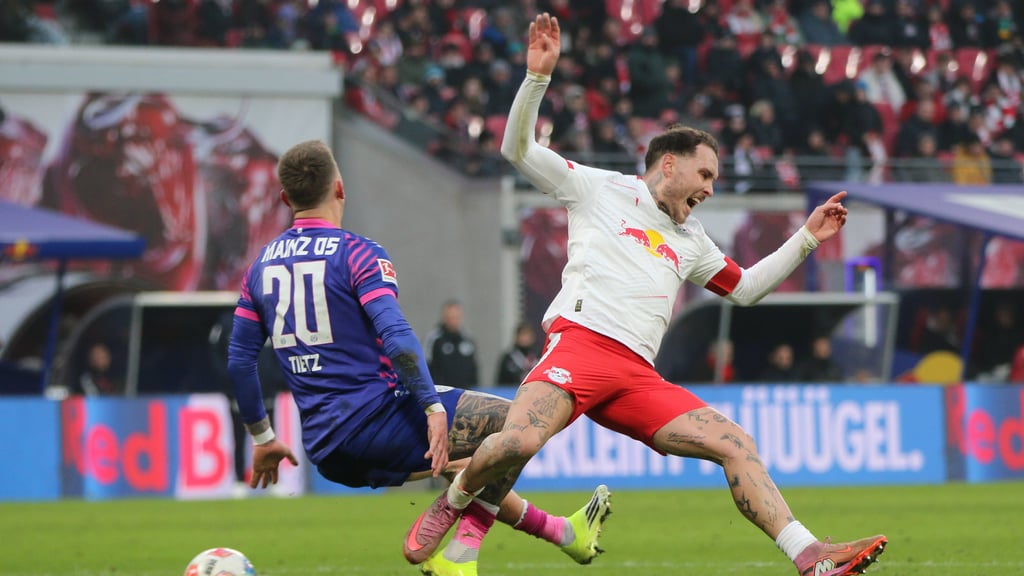 Die Strittige Szene: David Raum gegen Philipp Tietz.