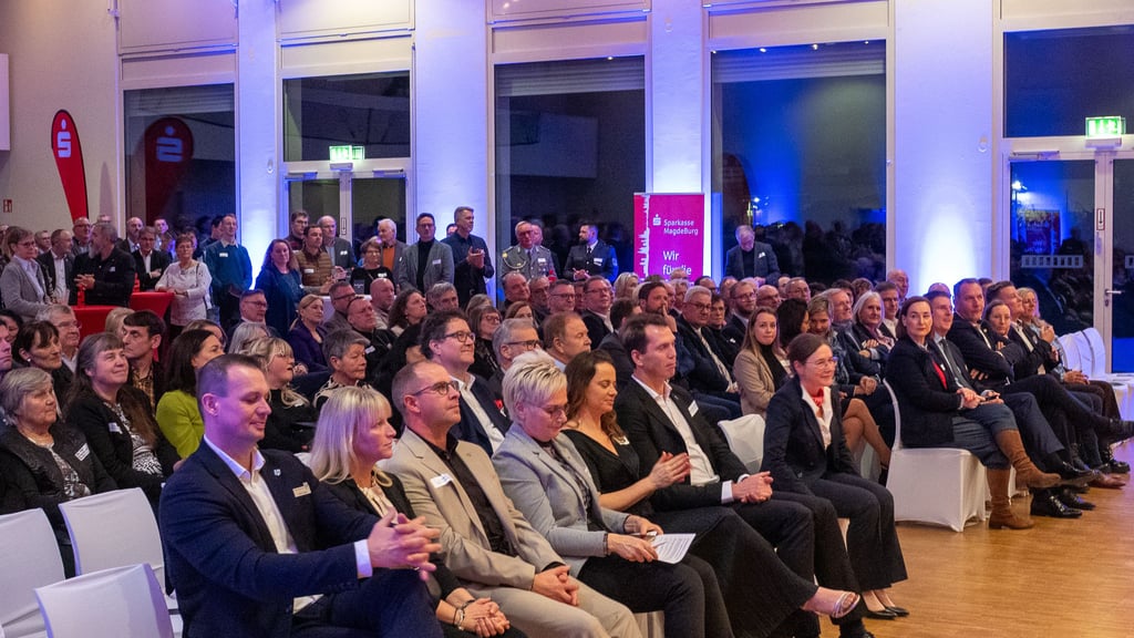 Voller Saal beim Neujahrsempfang Burg und Jerichower Land.