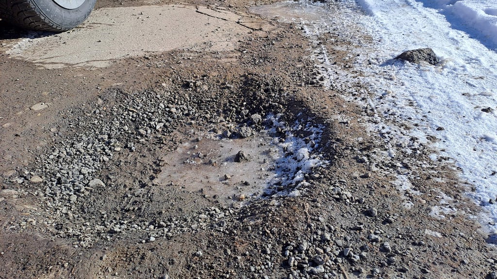 Die Thomas-Müntzer-Straße in Hasselfelde ist eine der Straßen, auf der sich viele Schlaglöcher befinden.
