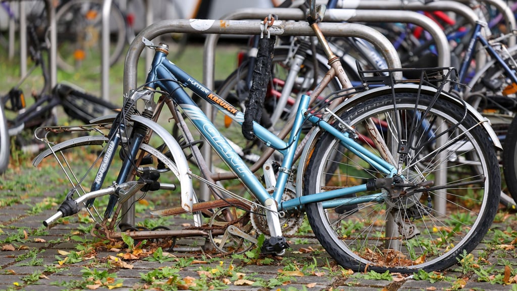Jährlich werden in Sachsen-Anhalt Tausende Fahrräder gestohlen. (Archivbild)