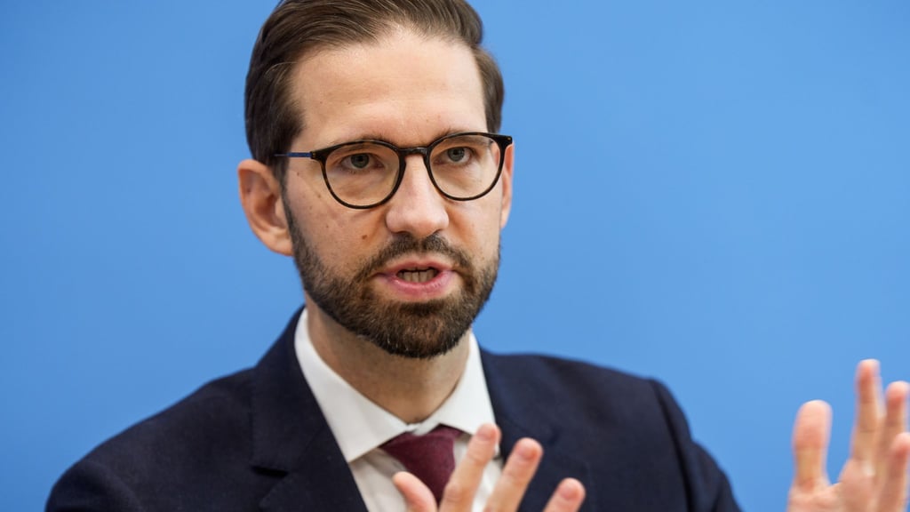 Laut Regierungssprecher Steffen Meyer will die Regierung nichts an den heutigen Zahnarzt-Regeln ändern. (Archivfoto)