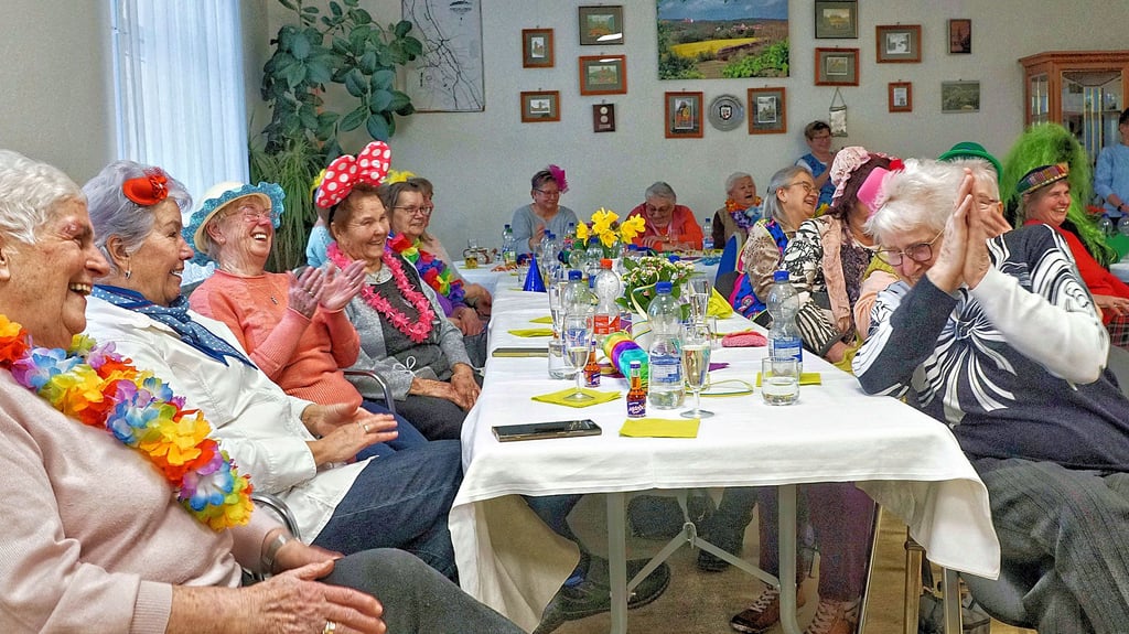 Die Senioren aus Freckleben hatten – kostümiert beim Fasching mit dem Männergesangverein – sichtlich Spaß. 