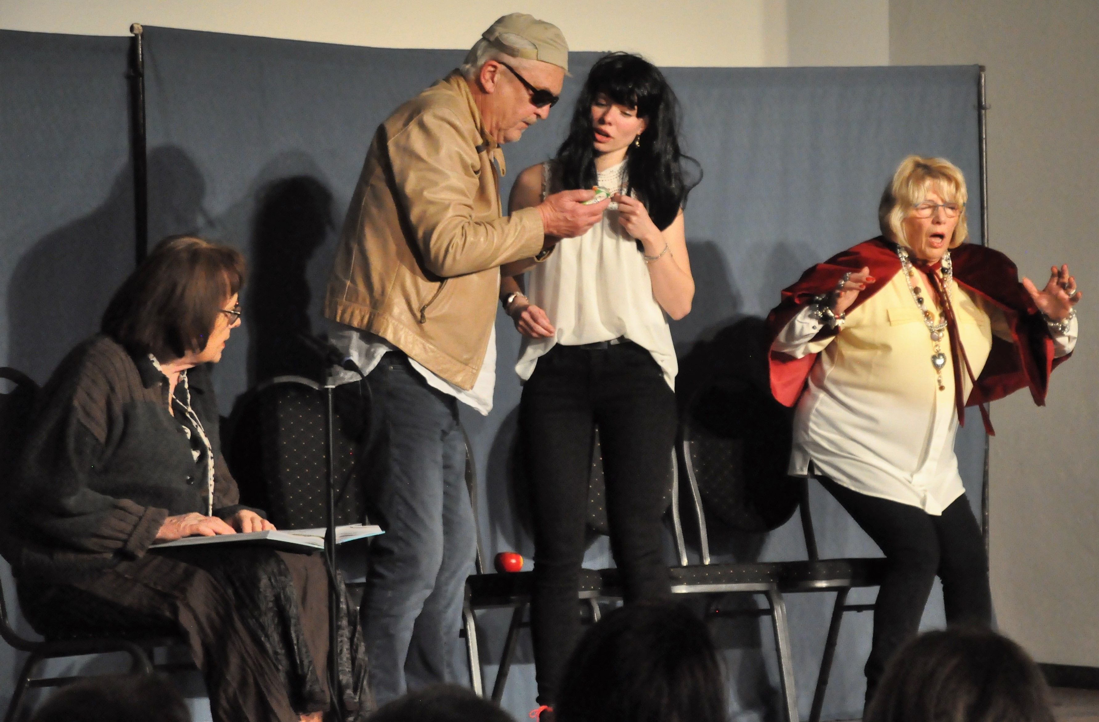 Gat mit Valentinade am Start: Beim Genthiner Amateurtheater wird’s romantisch – und kriminell