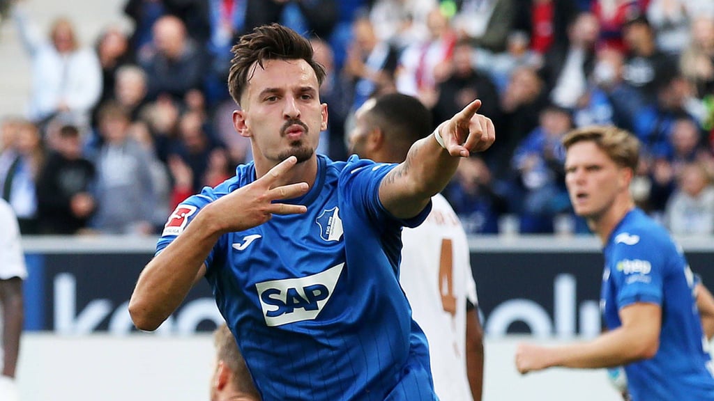 Mergim Berisha im September 2024 im Dress von der TSG Hoffenheim. Der Stürmer und Ex-Magdeburger wechselt zum 1. FC Kaiserslautern.