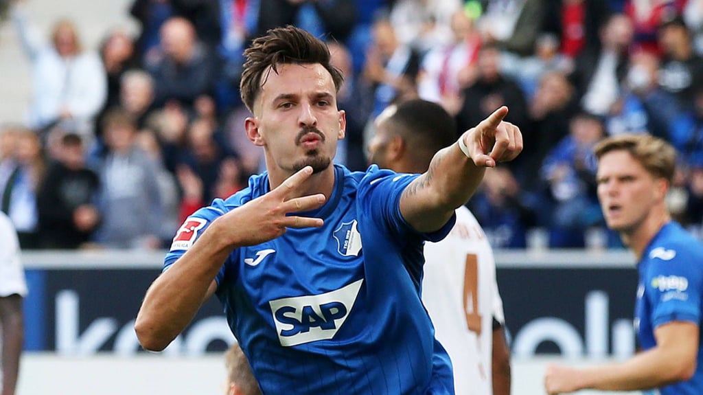 Mergim Berisha im September 2024 im Dress von der TSG Hoffenheim. Der Stürmer und Ex-Magdeburger wechselt zum 1. FC Kaiserslautern.