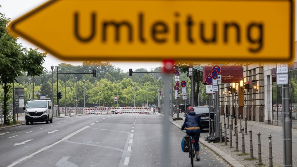 Durch den Rohrschaden war die Wasserversorgung in den umliegenden Häusern nicht beeinträchtigt. (Archivbild)