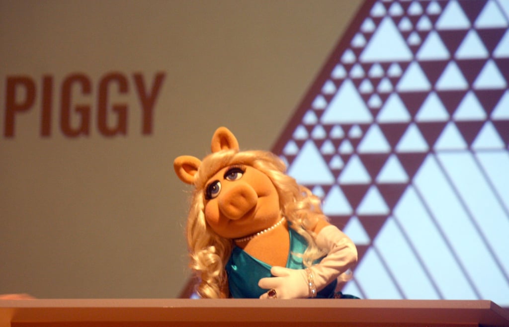 Zu den Streaming-Highlights im Februar gehört auch Miss Piggy, die natürlich beim Disney+-Special zum 50. Geburtstag der „Muppet Show“ dabei ist. (Archivbild)