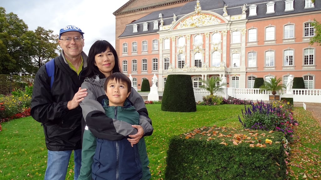 Gerd, Mai Thao und Arne Pfesdorf beim Urlaub in Trier im vergangenen Jahr.