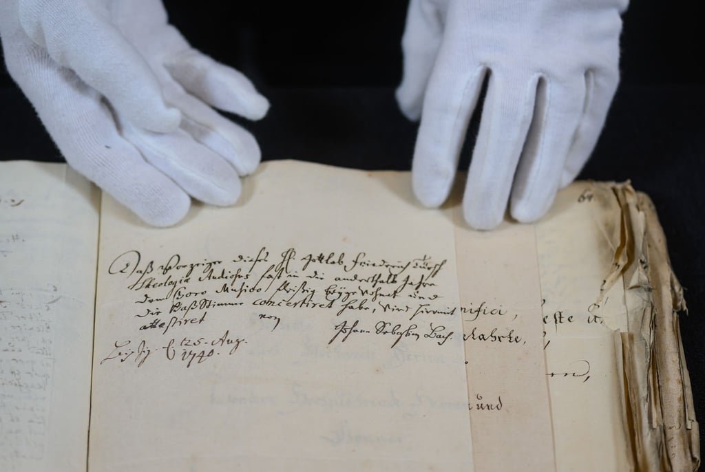 Blick in neu entdeckten Akten zur Leipziger Kirchenmusik aus dem 18. Jahrhundert im Stadtarchiv Leipzig.