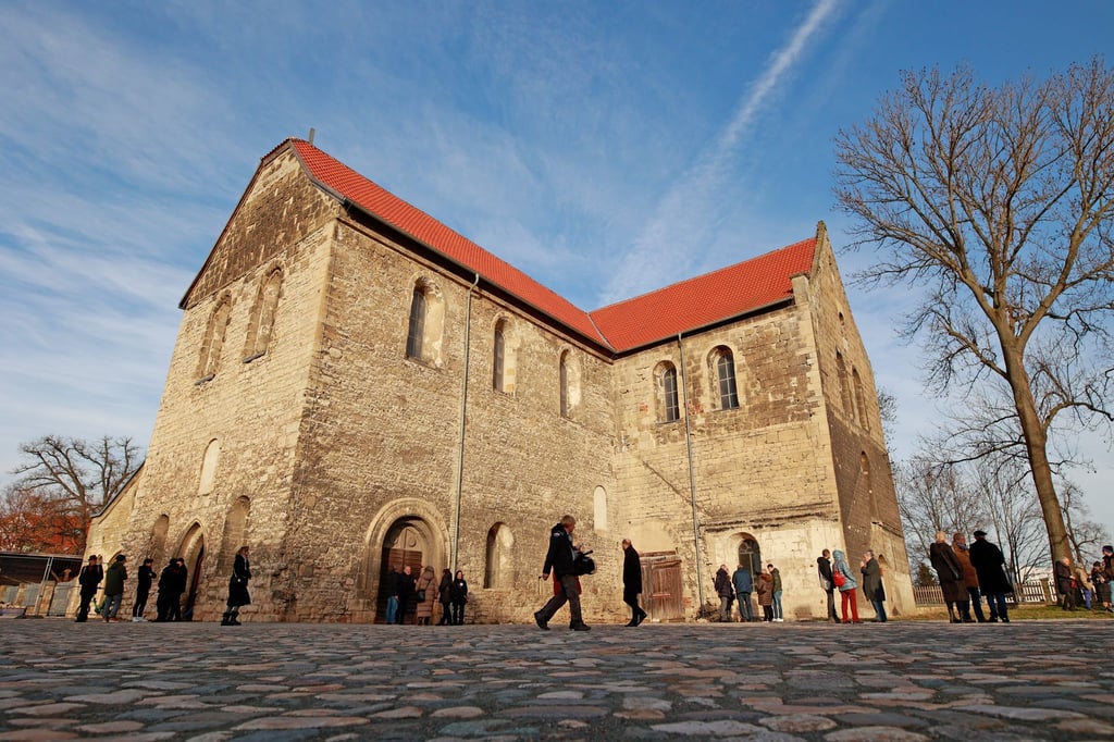 Die Burchardi-Kirche in Halberstadt ist eines der 50 Denkmale, die 2025 mit Mitteln der Deutschen Stiftung Denkmalschutz gefördert wurden. (Archivbild)