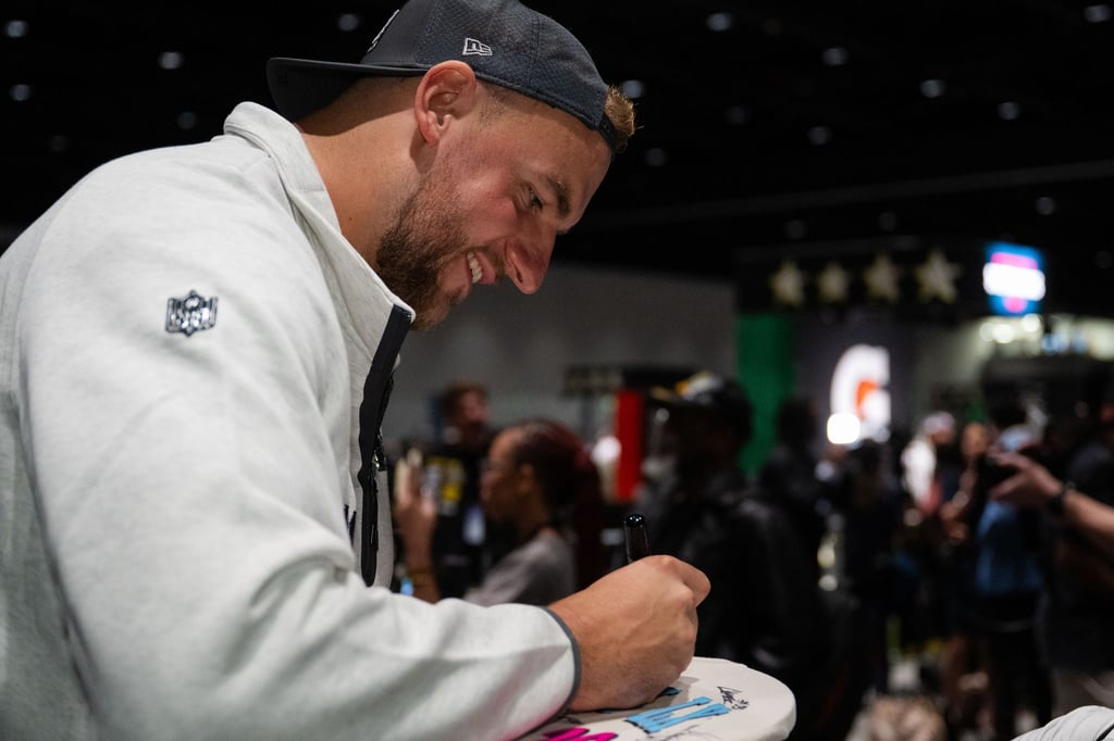 Der Deutsche Lorenz Metz steht unverhofft im Super Bowl.