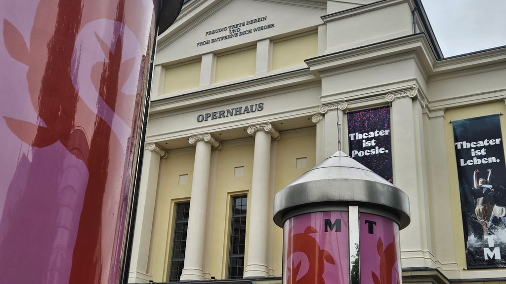 Im Opernhaus des Theaters Magdeburg hat Generalintendant Julien Chavaz sein Büro.