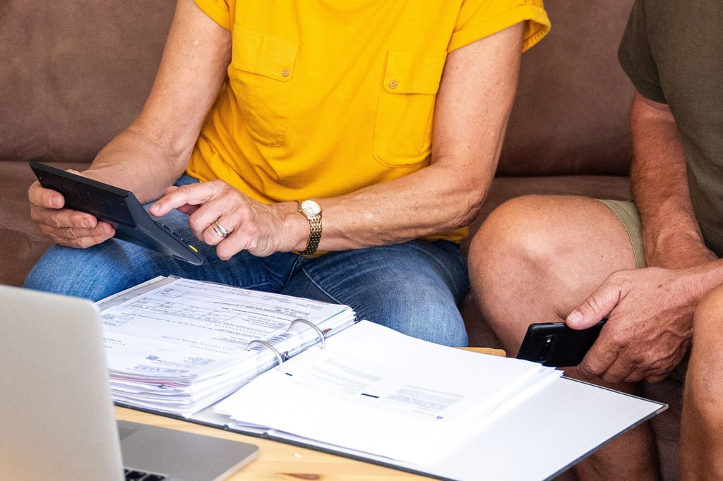 Unterstützung für die Enkel? Greifen Großeltern Monat für Monat finanziell unter die Arme, kann ihnen das unter Umständen Steuern sparen.