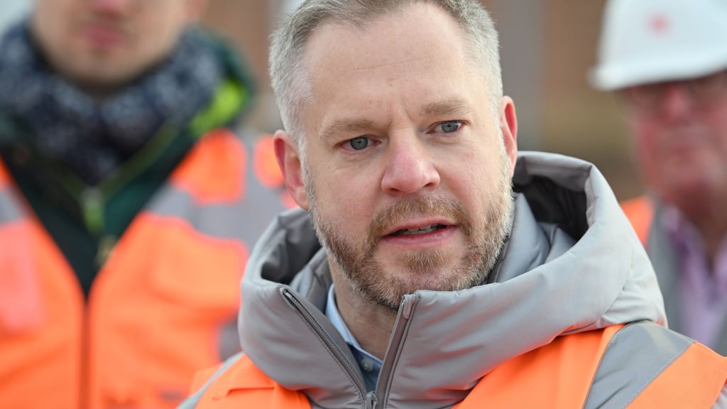 Der neue BVG-Vorstand Marc Hermann verantwortete zuletzt den Bau des neuen ICE-Instandhaltungswerks in Cottbus. (Archivbild)