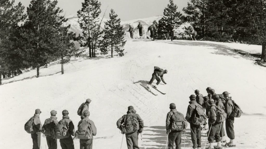 Skifahrer der ersten Stunde: Soldaten der 10. Gebirgsdivision beim Training in Ski Cooper.