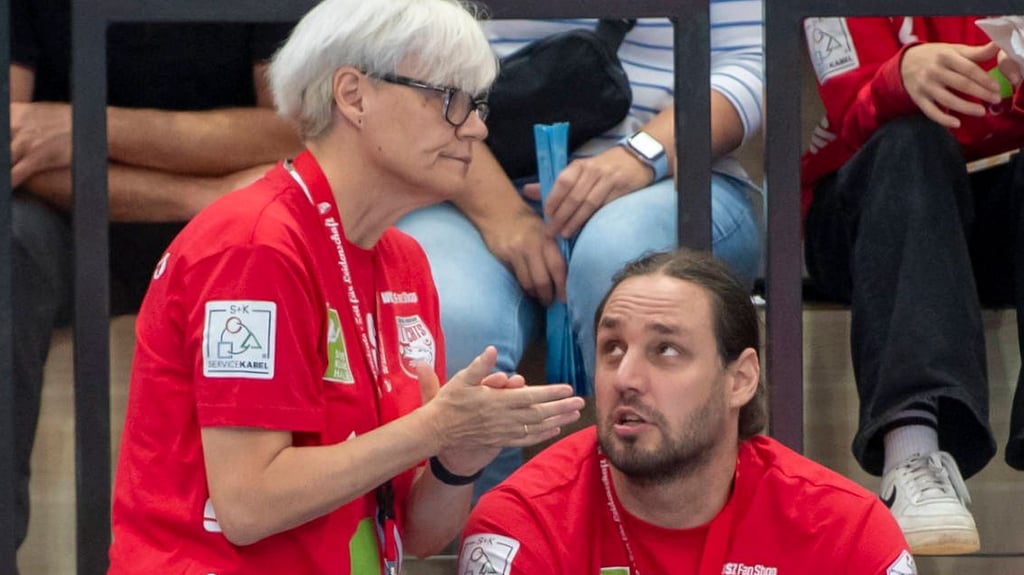 Trainerin Ines Seidler und Sportchef Felix Gühlcke haben aktuell nur eine Torfrau zur Verfügung. 