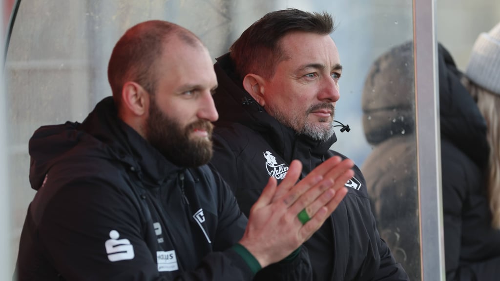 Daniel Meyer (r.) sieht den HFC auch ohne Zugang gut aufgestellt. Fatlum Elezi könnte einer der Spieler sein, die auf einer anderen Position zum Einsatz kommen. 