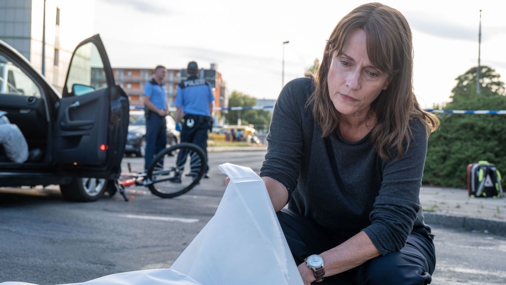 Hauptkommissarin Doreen Brasch (Claudia Michelsen) am Tatort. Schnell wird den Ermittlerin im Magdeburger "Polizeiruf 110" klar: Ein tödlicher Fahrradunfall war in Wahrheit ein Mordanschlag.