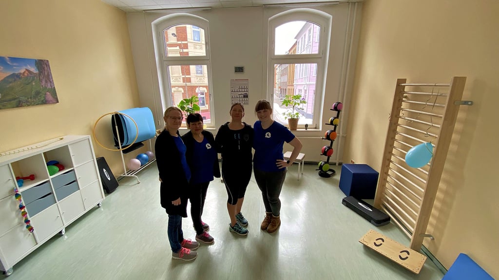 Das Team der neuen Praxis: Victoria Schambier (46), Kathrin Czubak (54), Kati Schikora (49) und Alissa Rheinländer (23). 