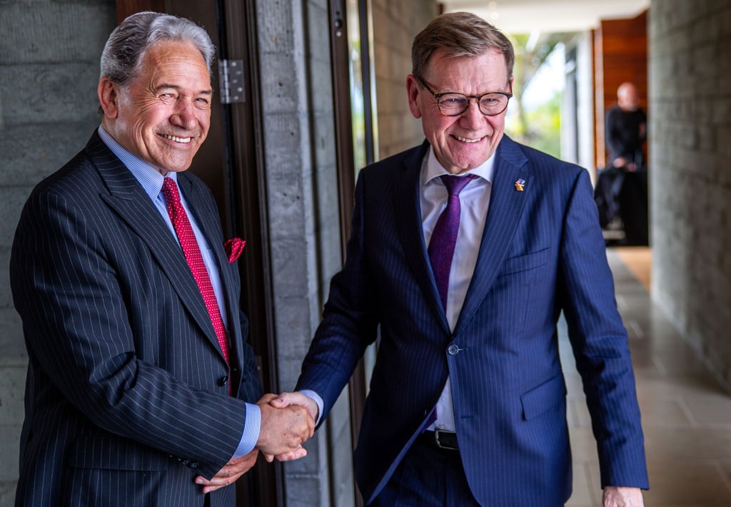 Beim Treffen von Außenminister Johann Wadephul (CDU) mit seinem neuseeländischen Kollegen Winston Peters spielt auch der russische Angriffskrieg gegen die Ukraine eine Rolle.