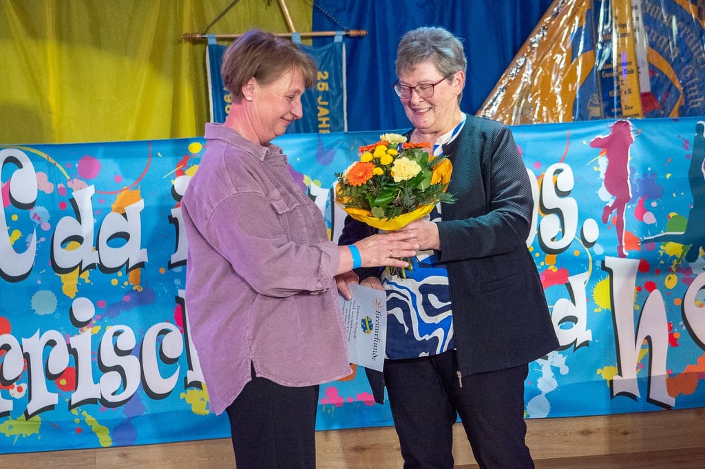 Das Wimpelteam aus Lübs, vertreten durch Doreen Schmidt, erhielt Anerkennung für eine besondere Gemeinschaftsleistung.