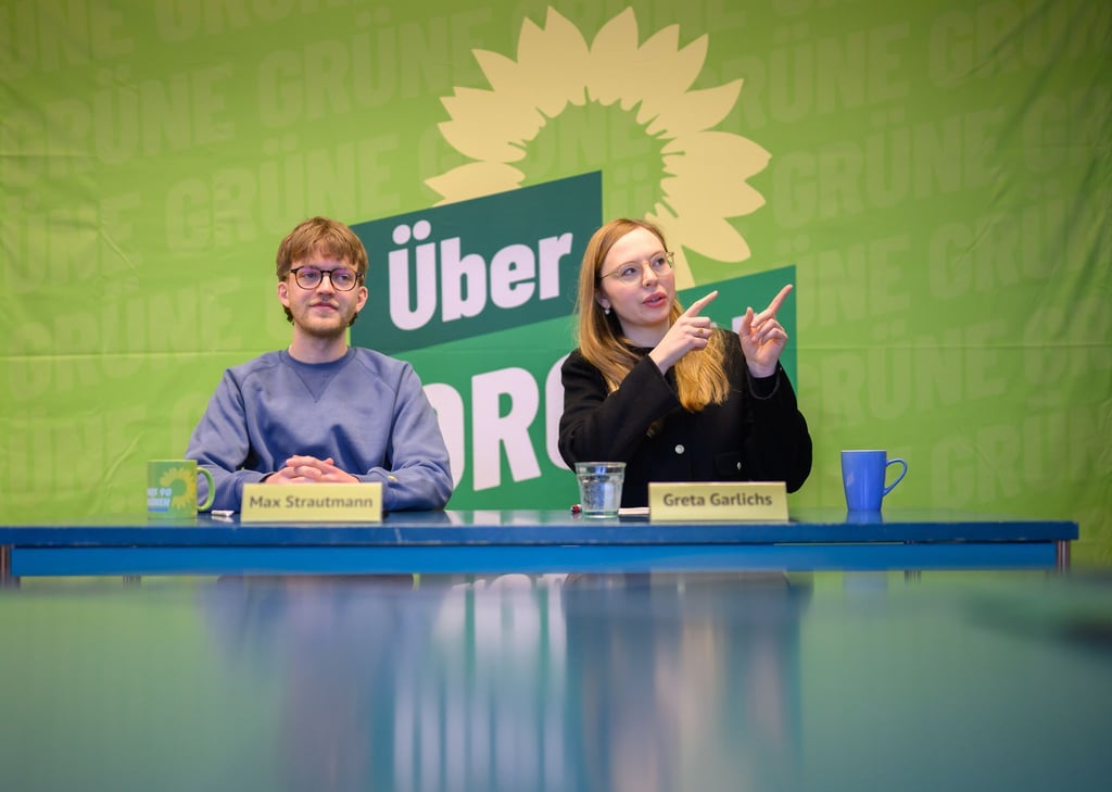 Grünen-Landeschefin Greta Garlichs sieht die Demokratie vor einer Zerreißprobe.