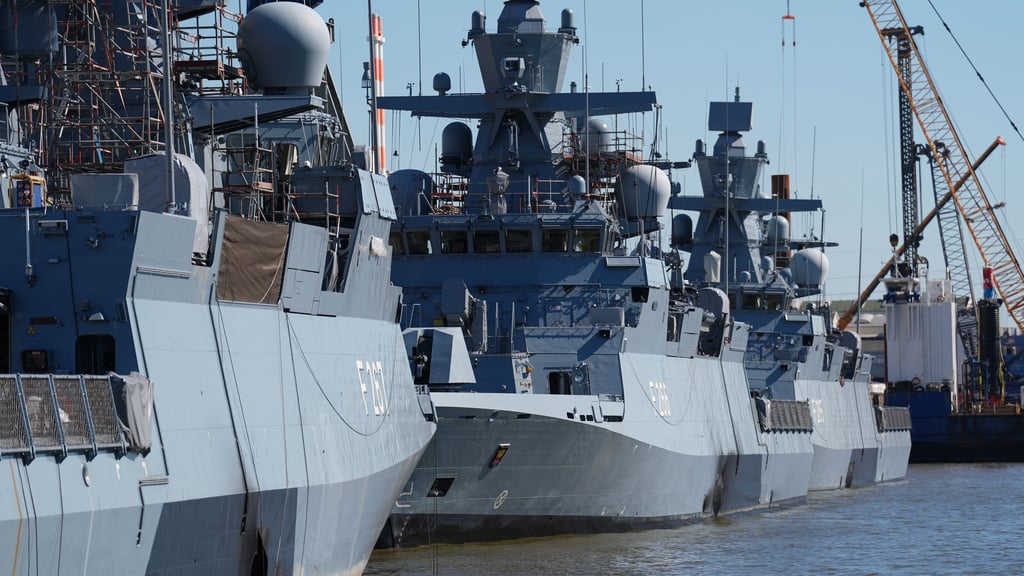 Die Korvette „Emden“ war in der Vergangenheit bereits Ziel von Sabotage geworden - um welches Schiff es im aktuellen Fall geht, war zunächst unklar. (Archivbild)