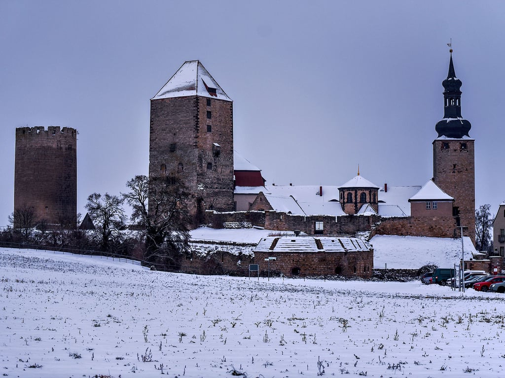 Die Burg Querfurt im Wintermantel, aber keineswegs im Winterschlaf. 