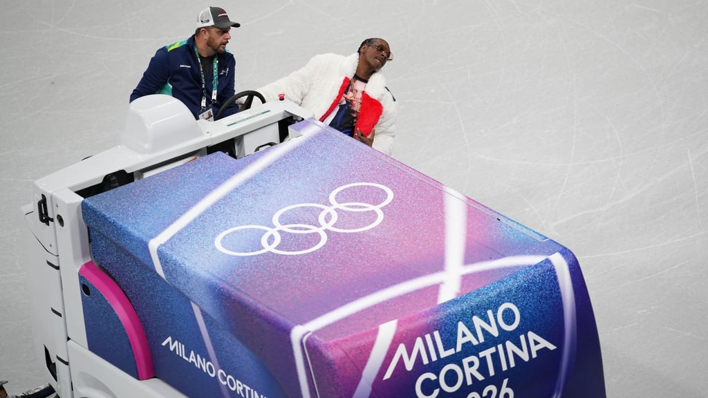 Snoop Dogg (r) ist für den US-Sender NBC bei den Winterspielen.