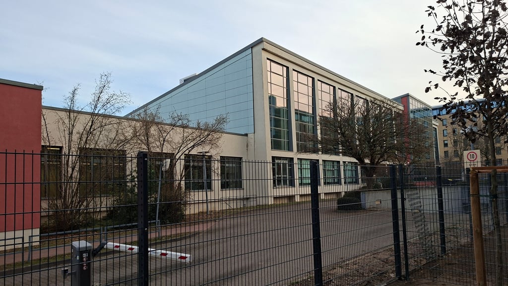 Unter anderem war die Elbeschwimmhalle bislang Austragungsort für den Magdeburger Rettungsschwimmercup. Die Halle ist jedoch marode, das große Becken ist gesperrt.&nbsp;