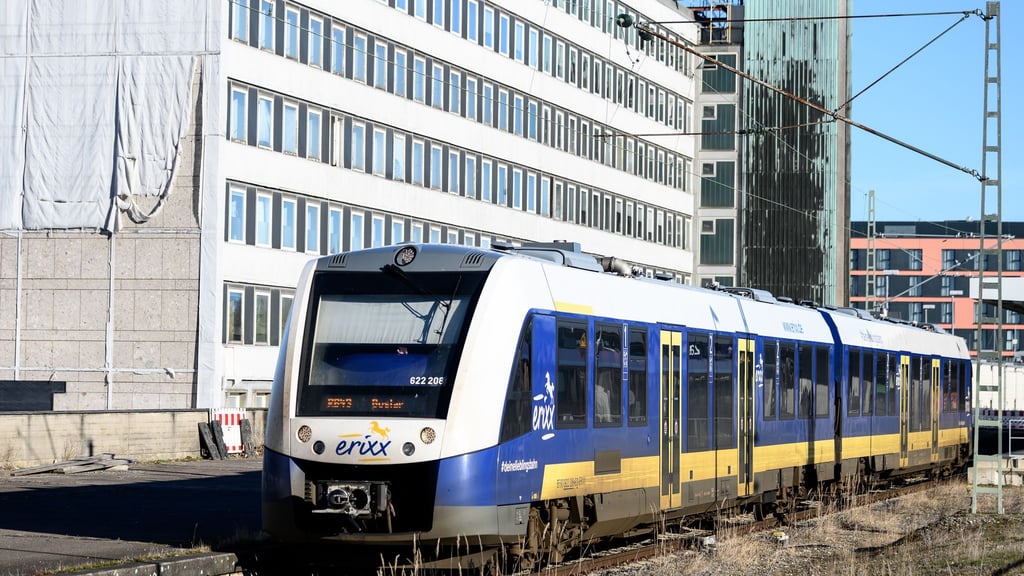 Fahrgäste müssen sich auf eine dünnere Taktung einstellen. (Symbolbild)