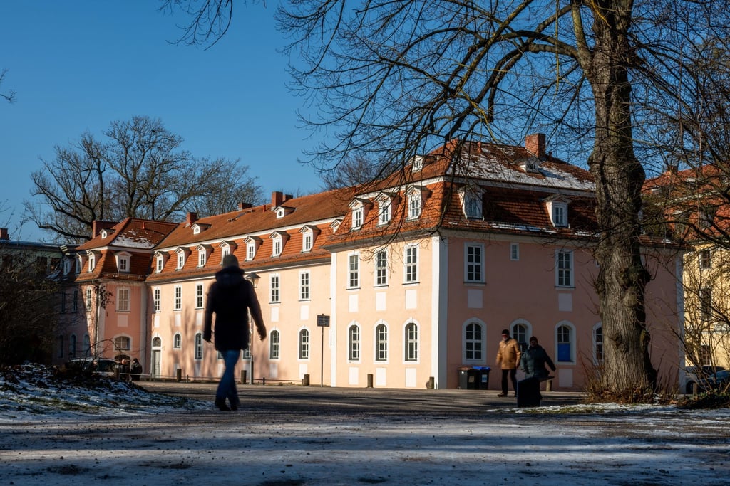 Nach Willen der Stadt soll das einstige Wohnhaus der Goethe-Freundin Charlotte von Stein (1742–1827) künftig in neuem Glanz erstrahlen und möglichst kulturell genutzt werden. (Archivbild)