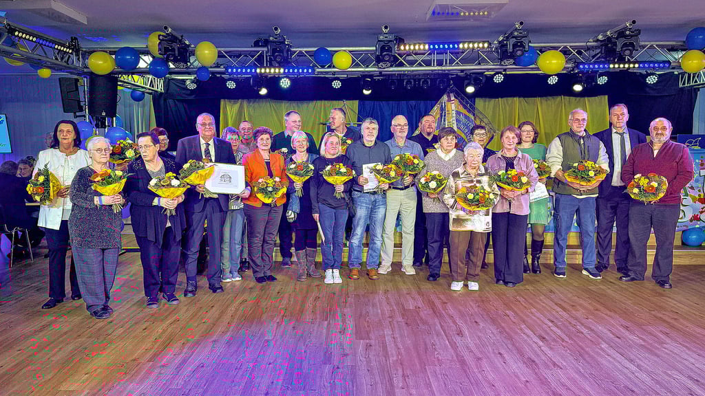 Sonst stehen sie eher still und leise im Hintergrund: Die ehrenamtlich Engagierten wurden beim Neujahrsempfang der Stadt Gommern für ihr Wirken ausgezeichnet. 