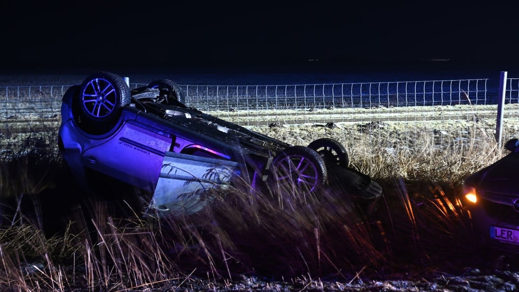 Die Polizeidirektion Osnabrück meldet besonders viele Unfälle - ein Mann schwebt in Lebensgefahr.