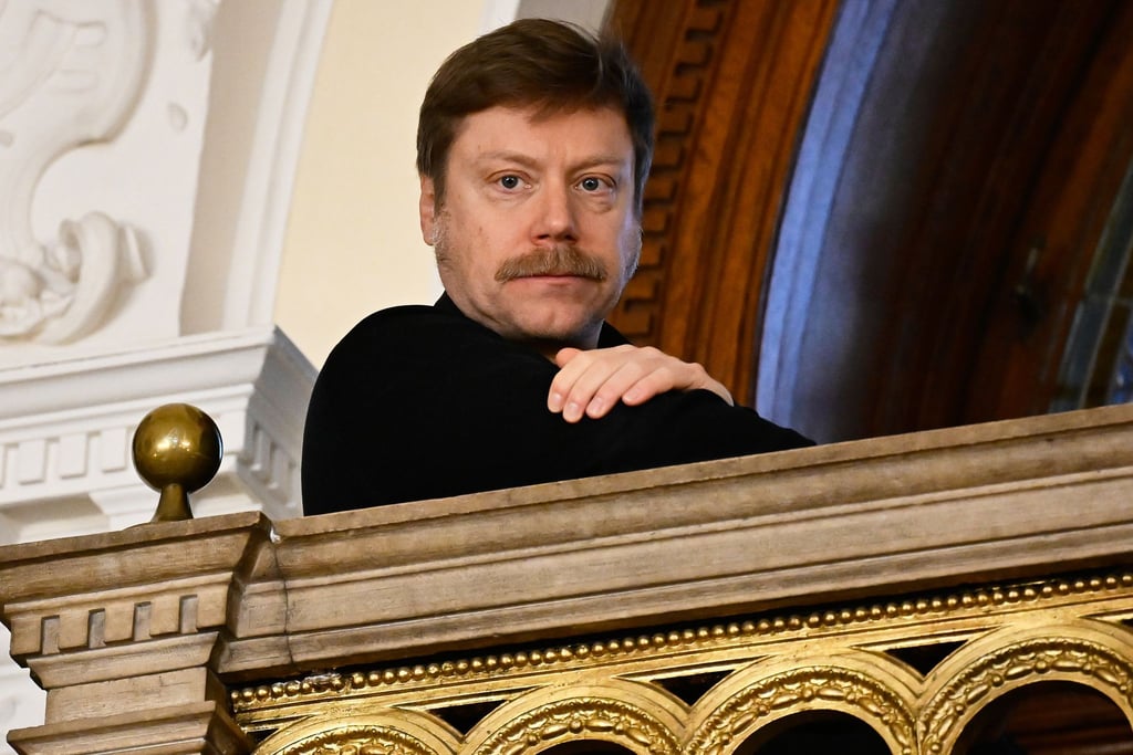 Der deutsche EU-Politiker Martin Schirdewan verfolgte das Verfahren gegen Maja T. in Ungarn vor Ort mit.