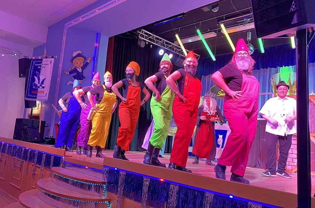 Rund sechs Stunden Programm erwartet die Gäste bei der Prunksitzung in Könnern. 